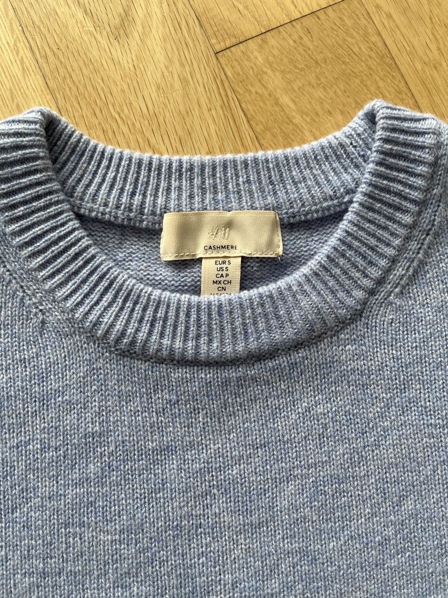 H&M T-shirt: T-Shirt Kaschmir – Usato da Cham venduto da sbr_7cmv 2