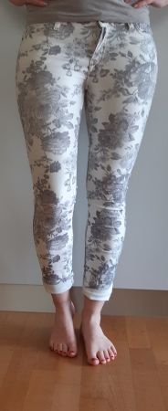 Hose Flowerprint comma