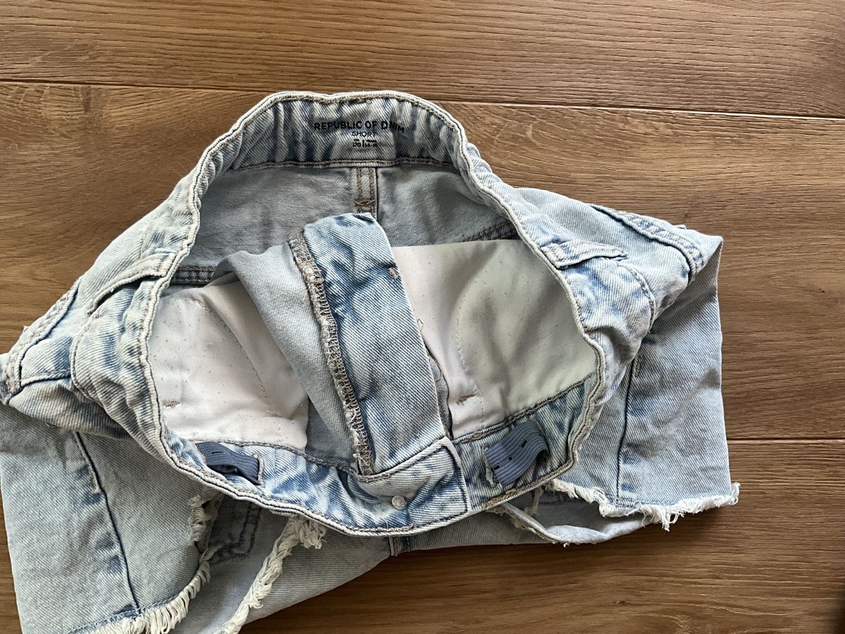 Pantaloni: Jeans Shorts, 170 cm – Nuovo (secondo la descrizione) da Oberhof venduto da Hibrzel 2