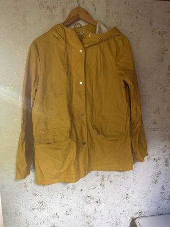 Only Regenjacke, Gr. M, Gelb - Perfekt für den Herbst!