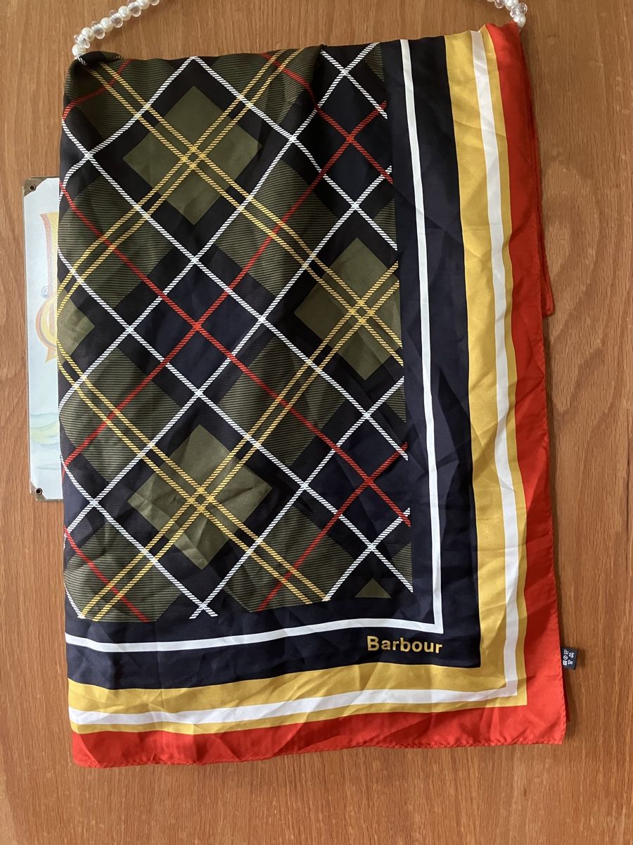 Barbour Foulard & Sciarpe: Seidenfoulard von Barbour – Usato da Bassersdorf venduto da groovygremlin 1