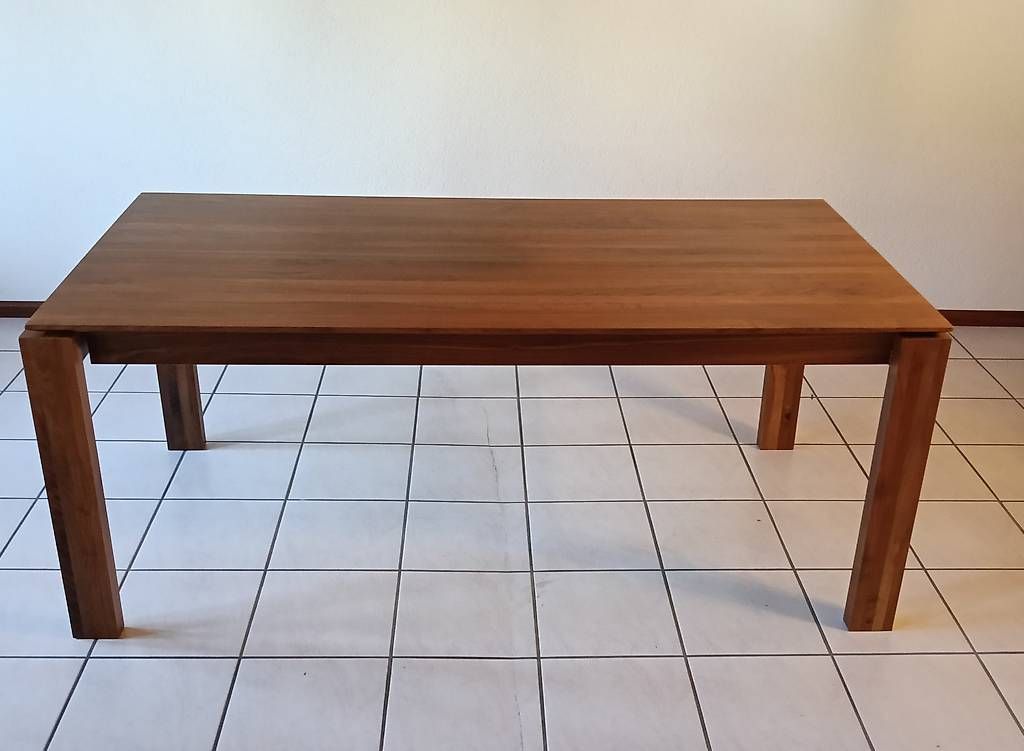 Tische: Table à rallonge noyer massif + set 6 chaises hêtre laqué – Gebraucht aus Sierre von ser_xl7g 1