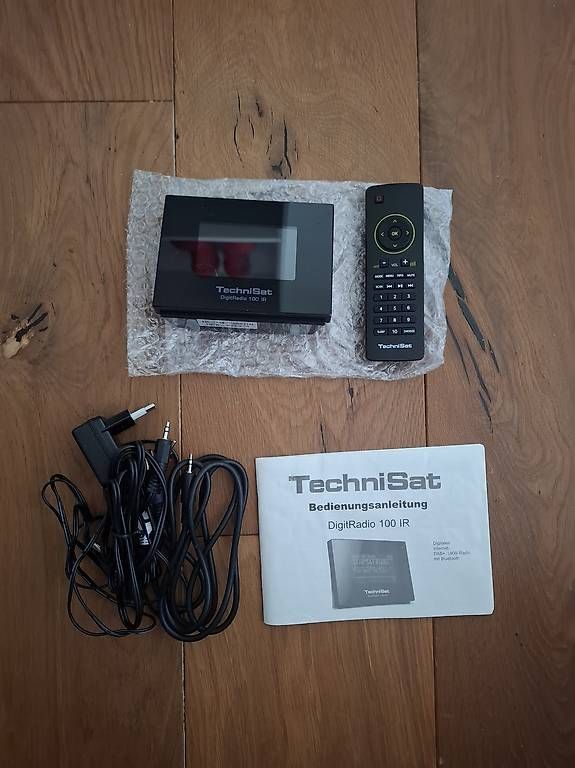 Technisat Lettore multimediale & Streamer: TechniSat DigitRadio 100 IR DAB+ Internetradio – Usato da Häggenschwil venduto da mmm_yp66