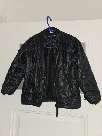Schwarze Kinder Jacke, leicht, Gr 128, Top Zustand!