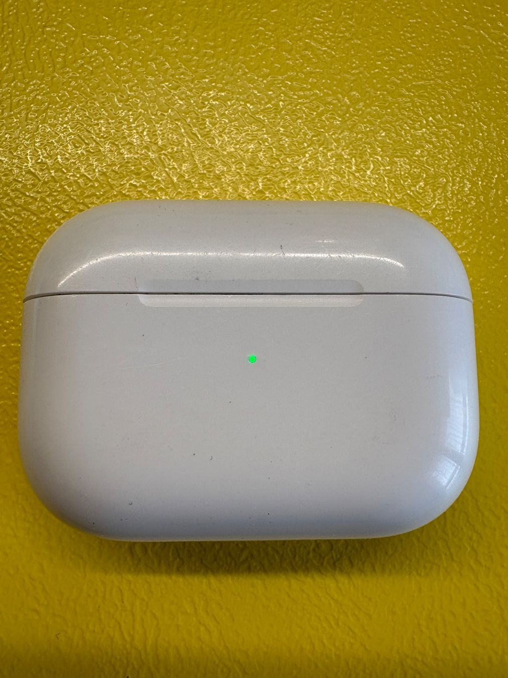 Apple Cuffie: Apple AirPods Pro 1 charging case (A2190). – Usato da Lausanne venduto da Zorrus77 1