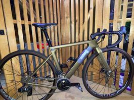 VELO GRAVEL/ROAD 3T EXPLORO TEAM RIVAL AXS X2