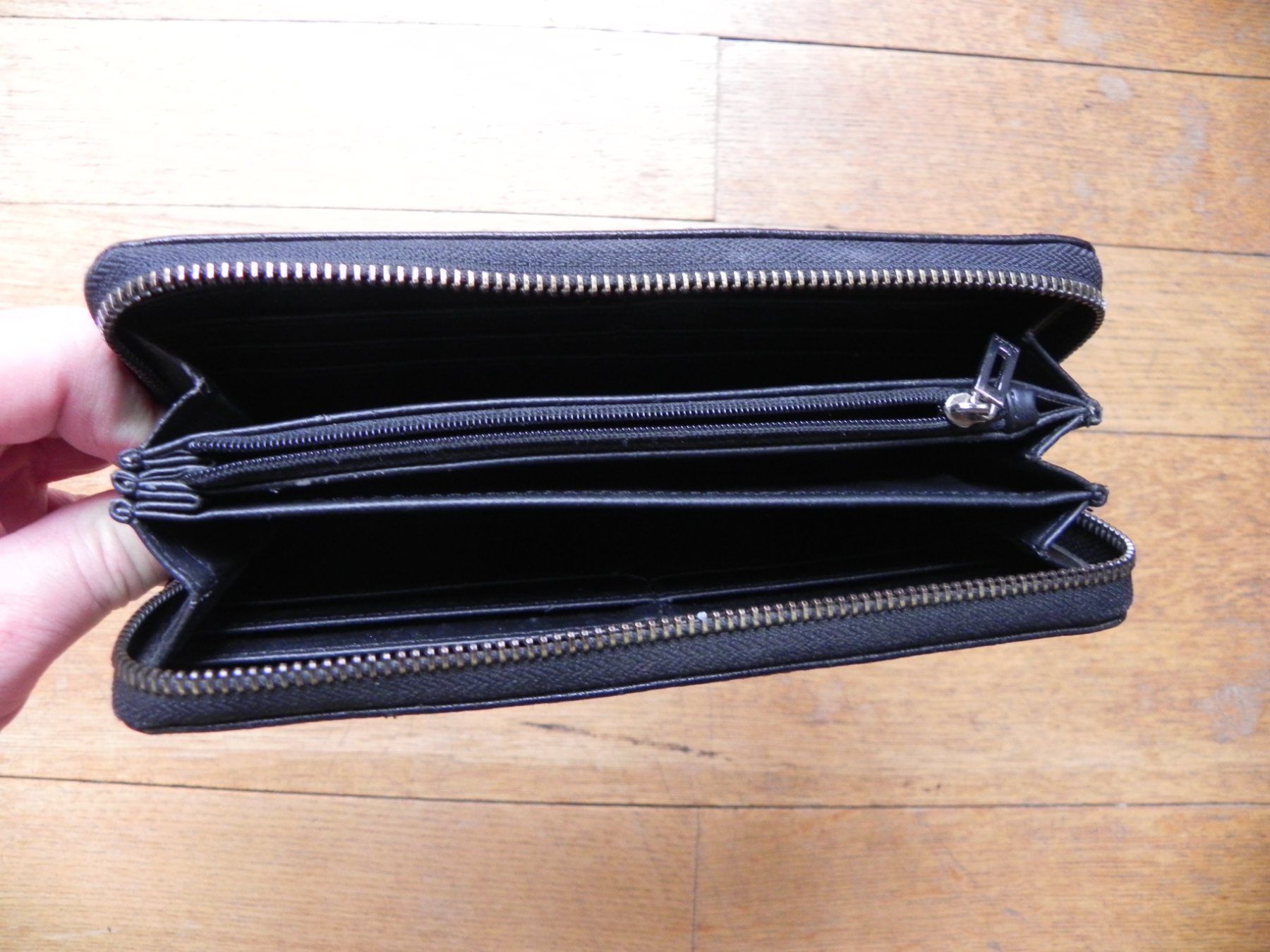 Guess Portamonete: Portemonnaie von Guess, schwarz – Usato da Winterthur venduto da Retan0 2