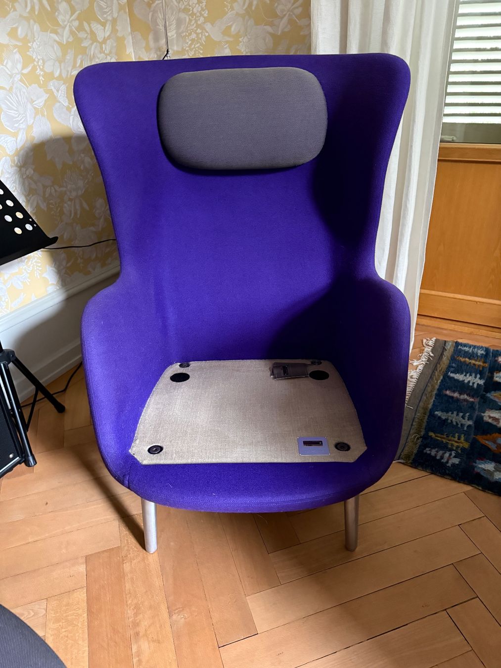 Fritz Hansen Poltrone: Fritz Hansen Ro Sessel mit Hocker – Usato da Basel venduto da astwo 6