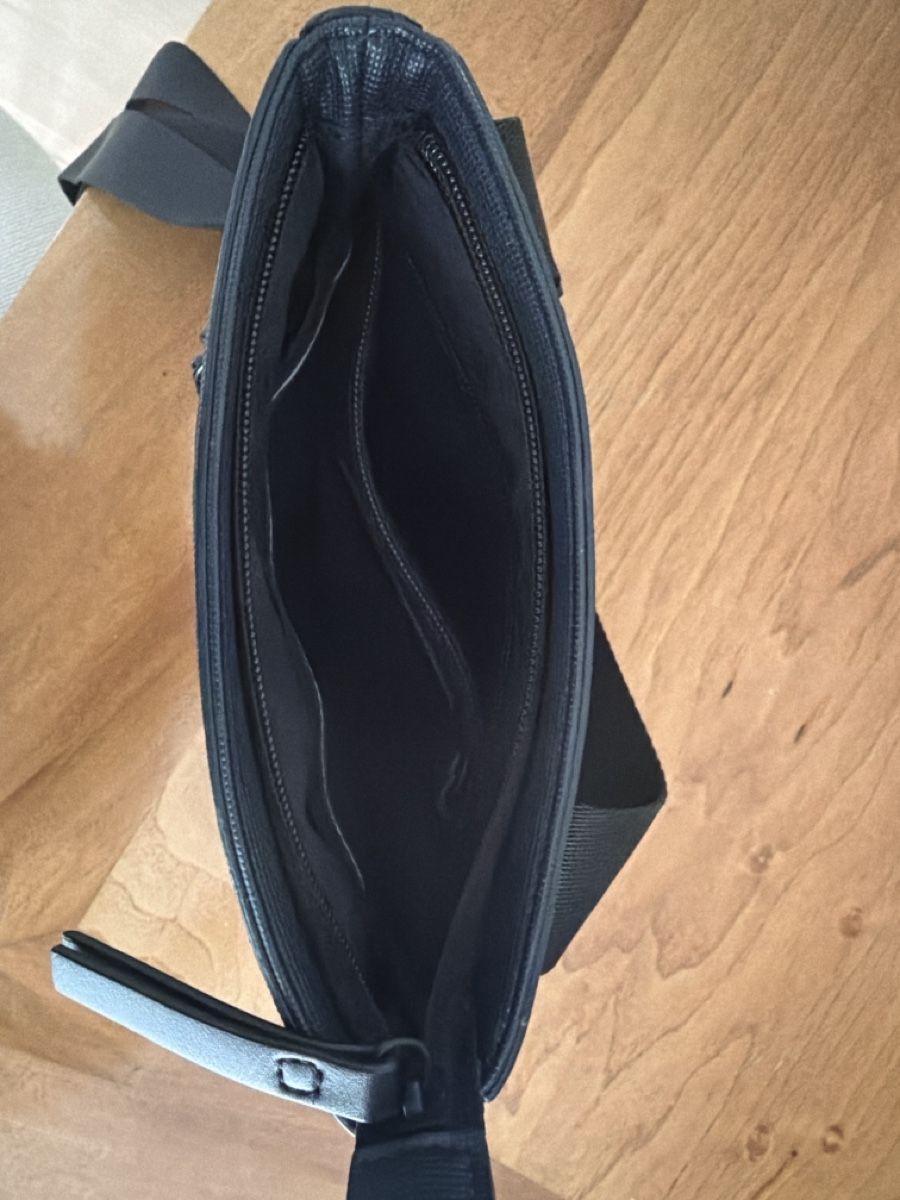 Tommy Hilfiger Taschen: Hilfiger Herrentasche neuwertig – Gebraucht aus Hölstein von cla_zt5w 2