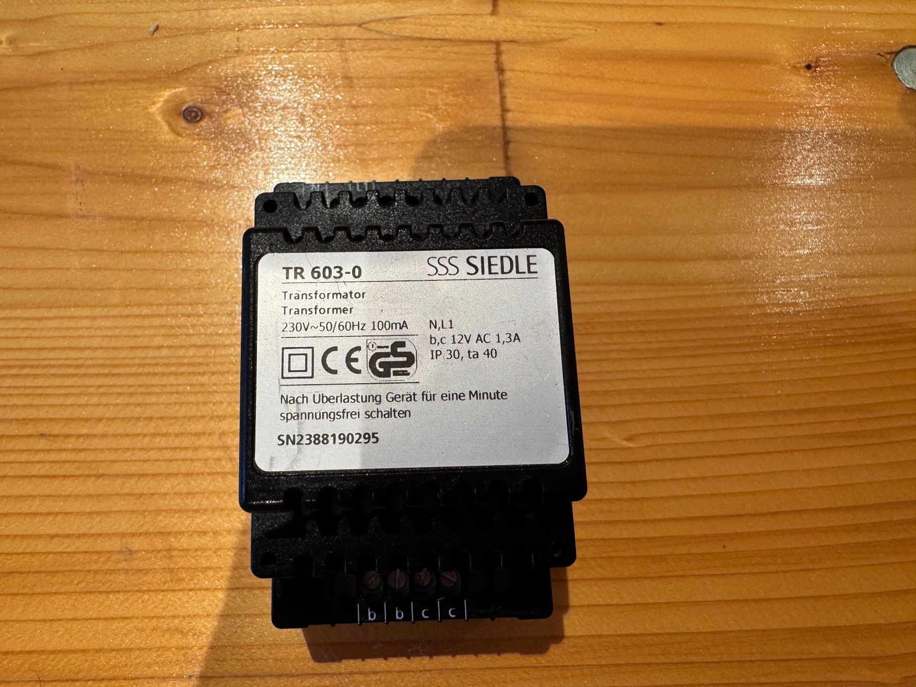 Componenti elettronici: Transformator Siedle TR 603-0 230V/12V AC – Usato da Arisdorf venduto da imbeck