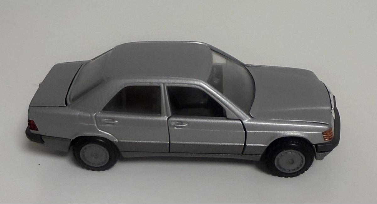 Mercedes-Benz Modellini d'auto: Modellauto Mercedes-Benz 190E Cursor silber  – Usato da Teufen AR venduto da lexa81