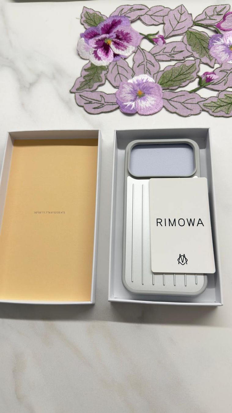 Cover & Protezioni schermo: RIMOWA Style iPhone 17 Pro Max Hülle - Neu – Nuovo e nell'imballaggio originale da Emmenbrücke venduto da igo_9ml2 1