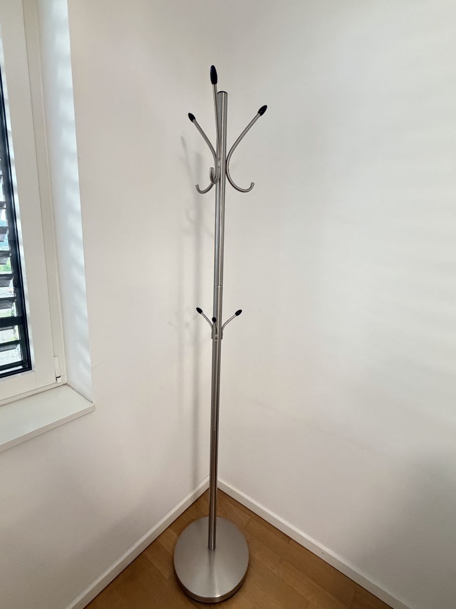 Guardaroba: Garderobenständer Metall Silber 173 cm – Usato da Kaiseraugst venduto da MedinaSecondhand