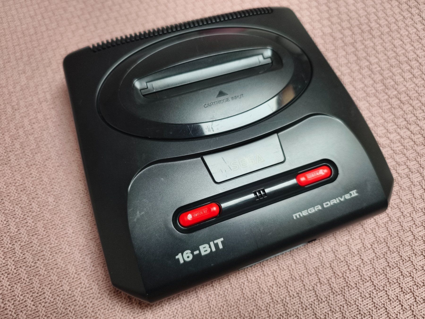 Sega Consoles: Sega Mega Drive II Konsole, 2 Controller – D'occasion à Ringgenberg BE par Tantal15125 1