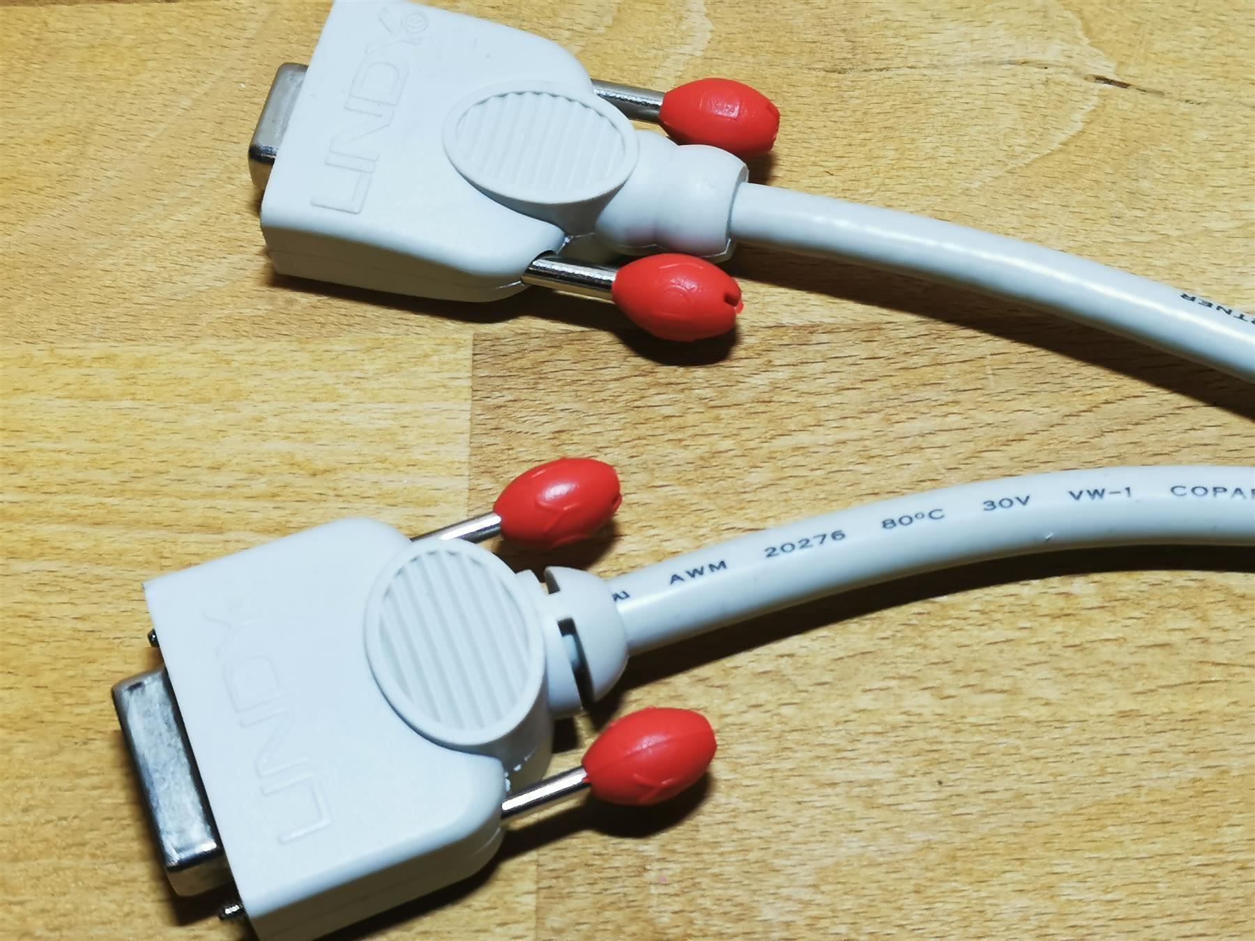 Laufwerke & Adapter: DVI-I zu DVI-D + VGA Splitter Kabel – Gebraucht aus Buchs ZH von Sutoris 4