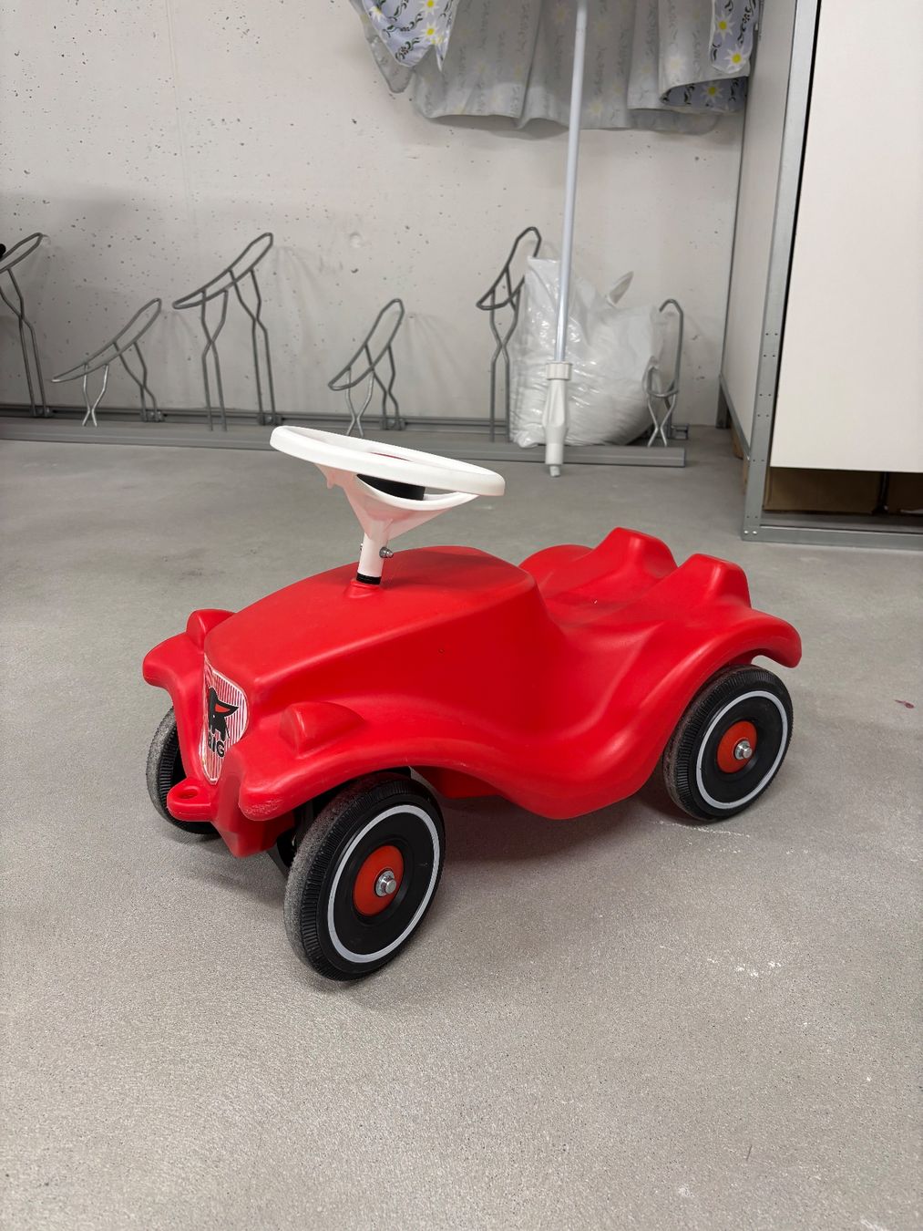 Big Veicoli per bambini: BIG Bobby Car Classic Red + BIG Multi-Schubstange – Usato da Meilen venduto da LukeSal