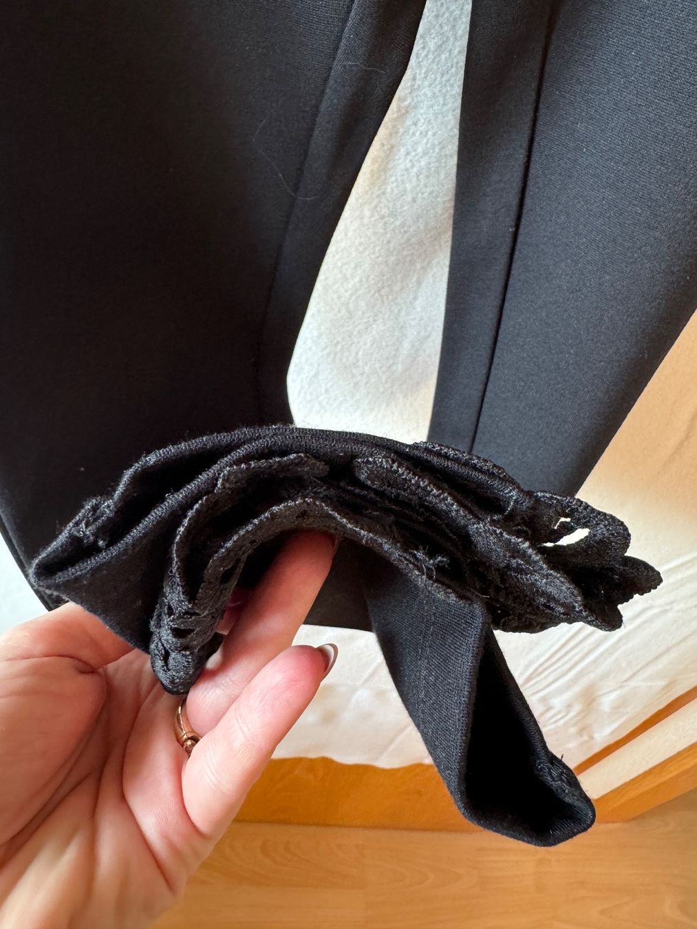 Pantaloni: Ausgefallene Hose von Test Gr. 38 – Usato da Grosswangen venduto da second_hand_dress 2