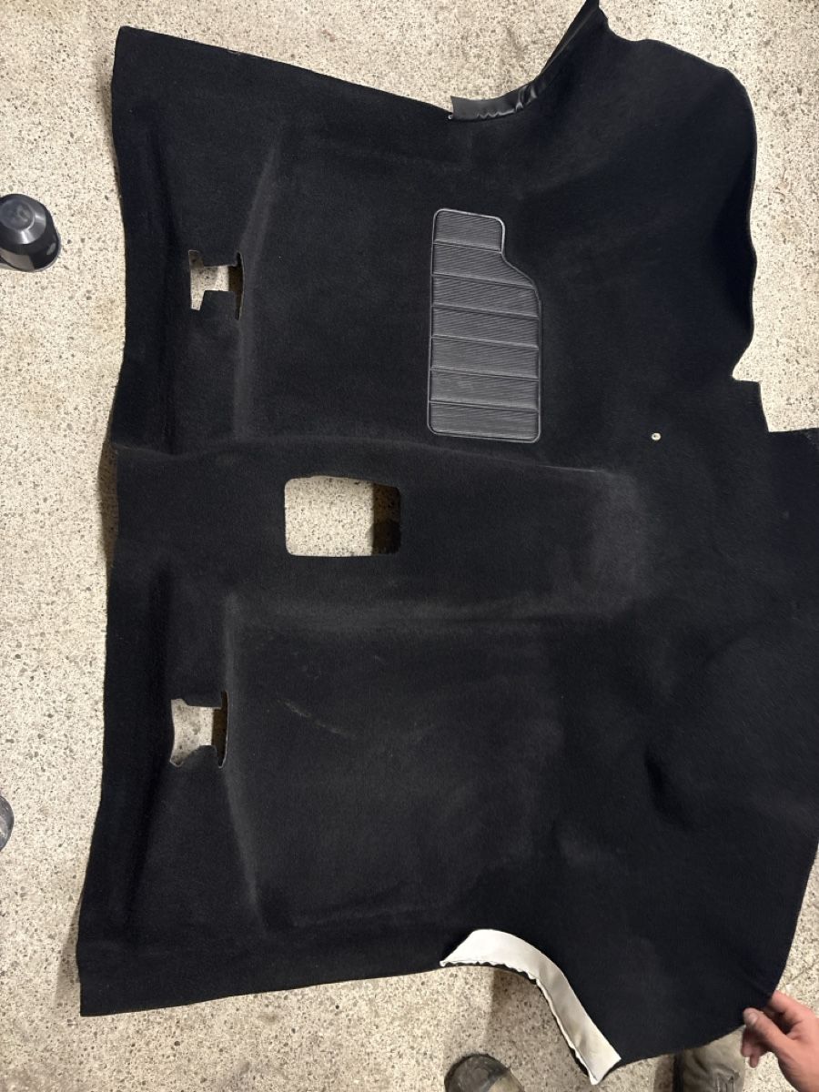 VW Tappeti & Tappetini: Teppich VW Golf 1 Vorne – Usato da Oberwil (Dägerlen) venduto da 1997 1