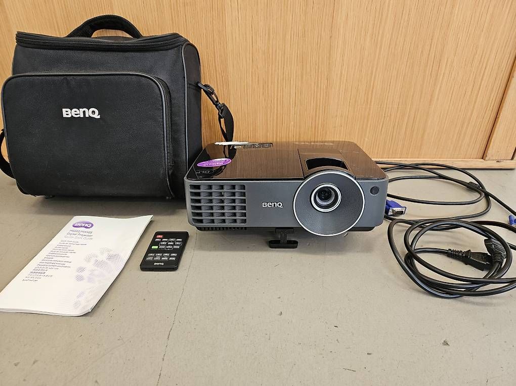 BenQ Proiettori: BenQ Beamer - Komplettset – Usato da Buch b. Märwil venduto da bul_gzl2