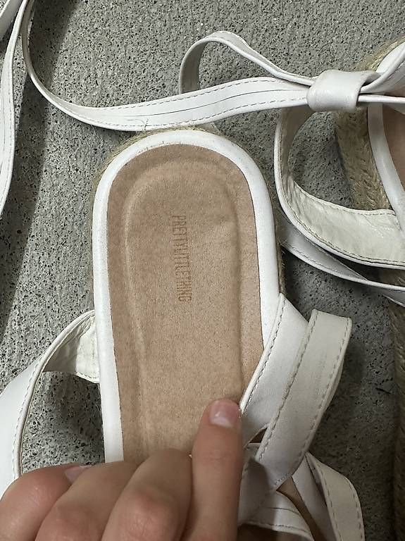 Scarpe da donna: Sandalen zum Schnüren – Usato da Spreitenbach venduto da Sabrina.dc 1