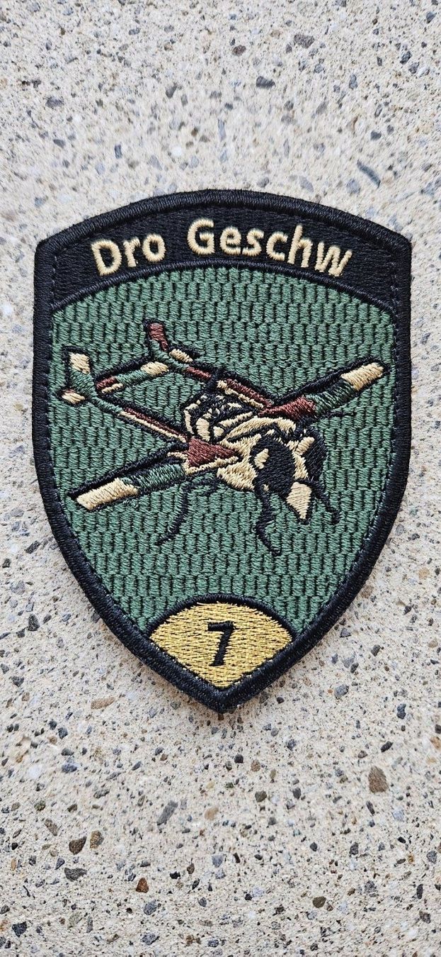 Schweizer Armee Placchette & Badge: *** Badge Luftwaffe mit klett *** – Nuovo e nell'imballaggio originale da Riedholz venduto da fr_sIruP