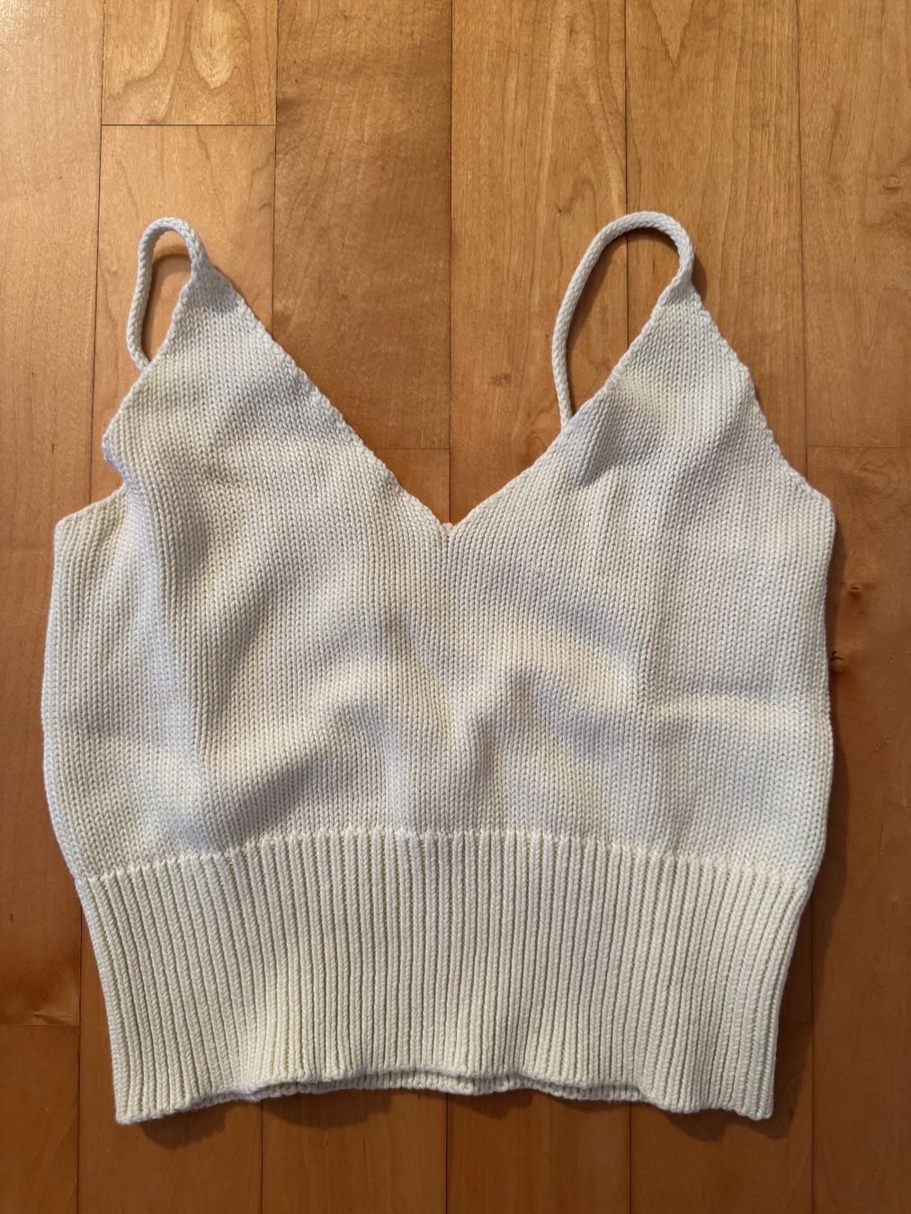 Top: Stricktop Vanille mit Spaghettiträgern – Usato da Urdorf venduto da roses202