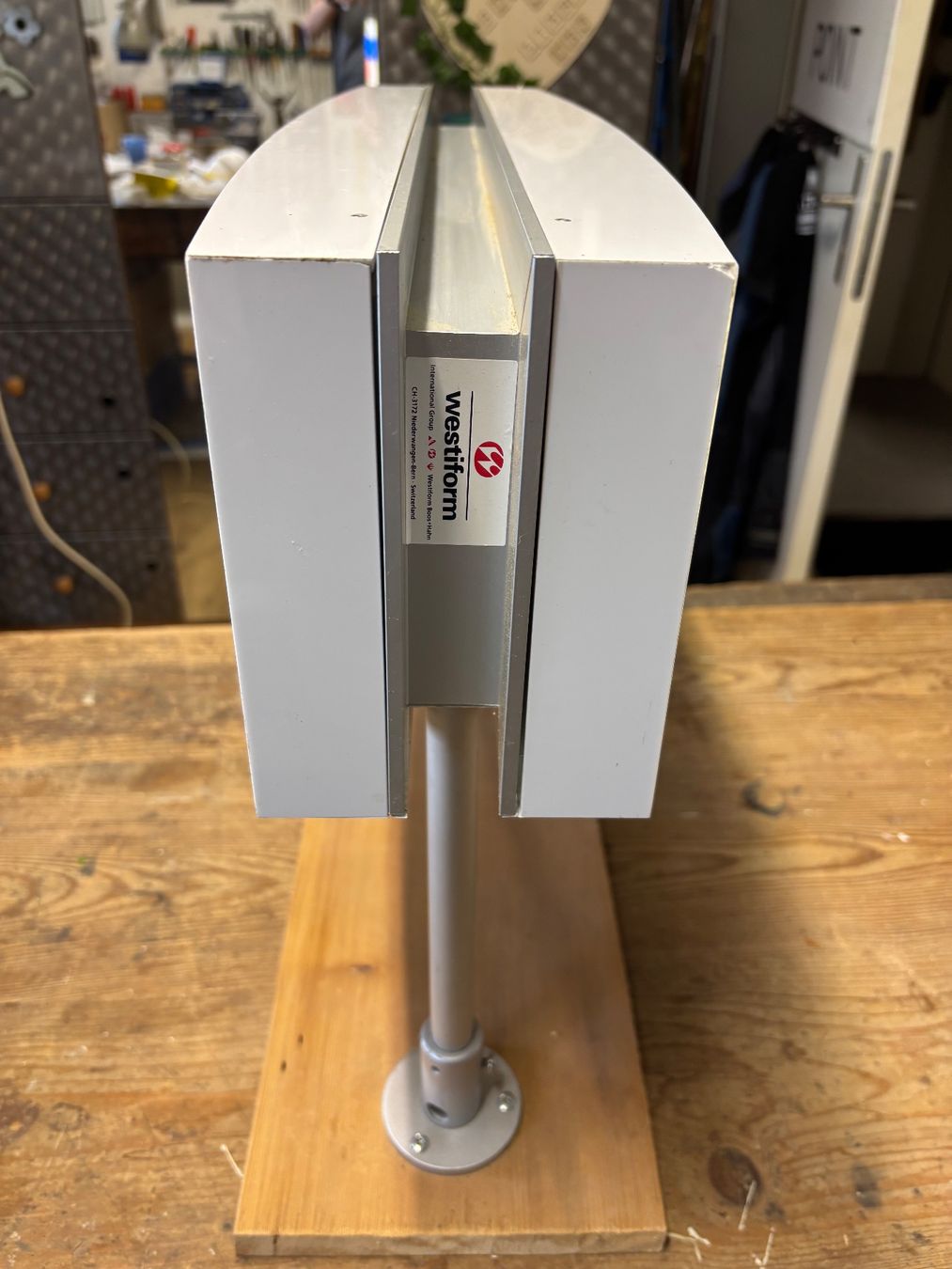 Lampade: Swisscom Leuchtreklame – Usato da Büren SO venduto da level1414 3