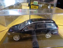 VW Passat  1-43 (mit Box) Mini-Champs  (Boo3)