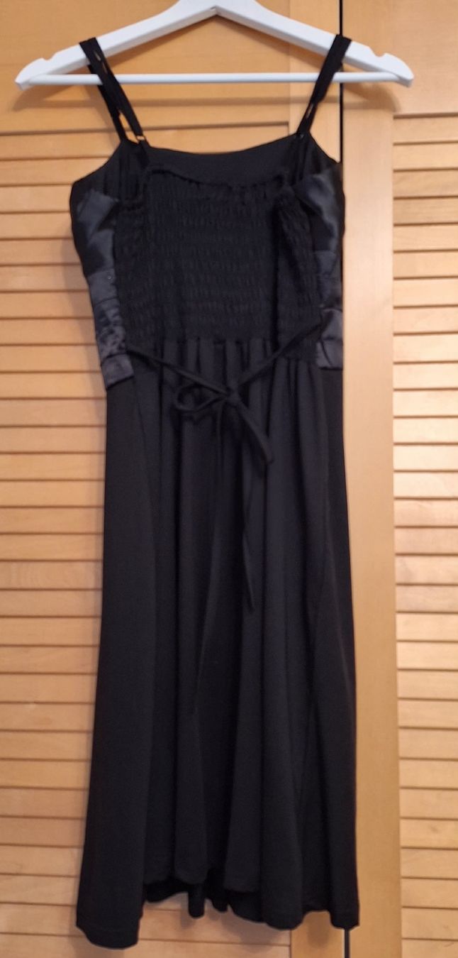 Vestiti: festliches Viskosekleid Gr.38 – Usato da Oberrindal venduto da tauri1 1