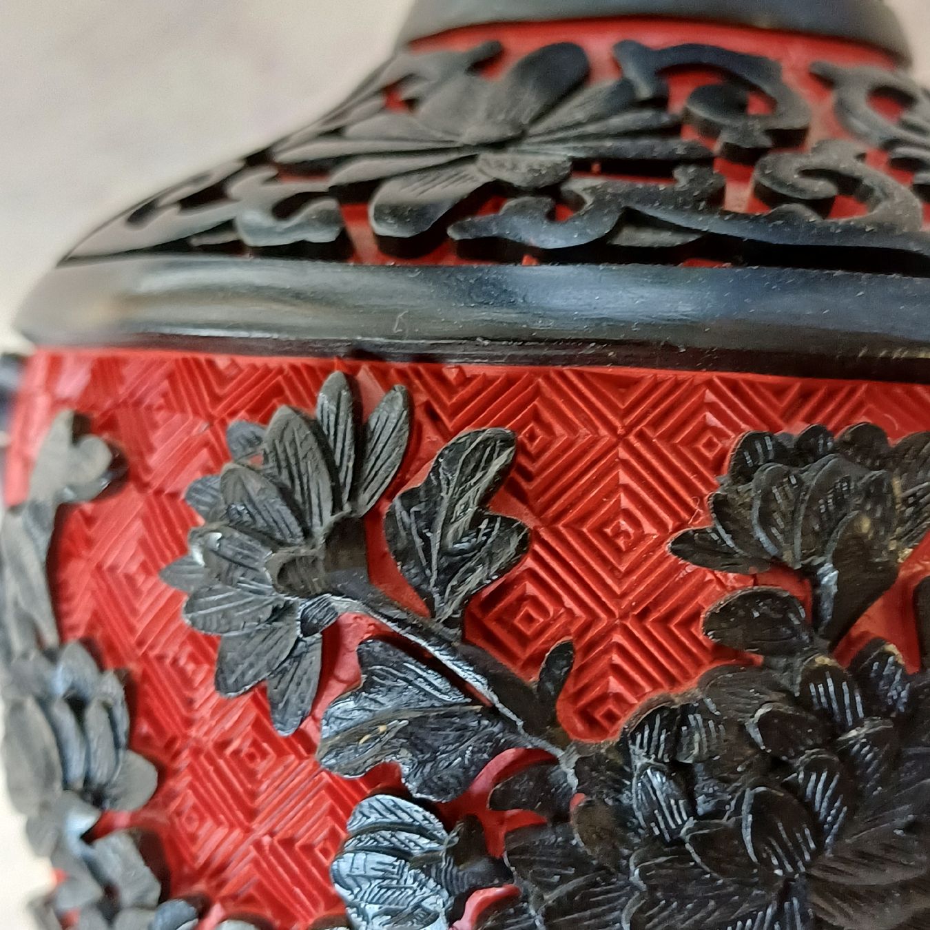 Vasi & Recipienti: 2 wunderschöne chinesische Lack Vasen / Lackschnitzerei – Usato da Merenschwand venduto da Brockinell 3