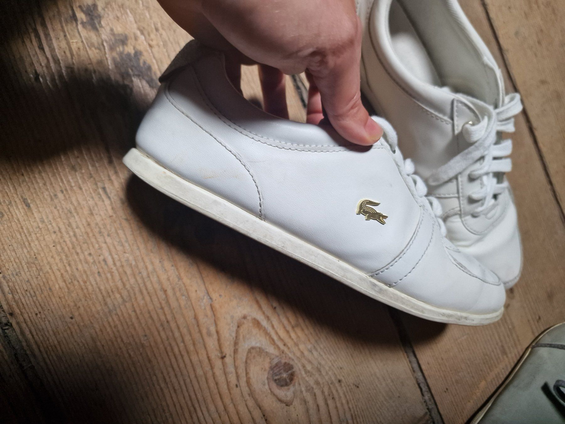 Lacoste Scarpe da donna: Lacoste Sneaker Damen G 39.5 weiss – Usato da Oberuzwil venduto da ftaki 2