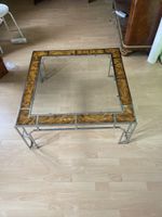 Table basse vintage carrée en verre et bois, salon 47