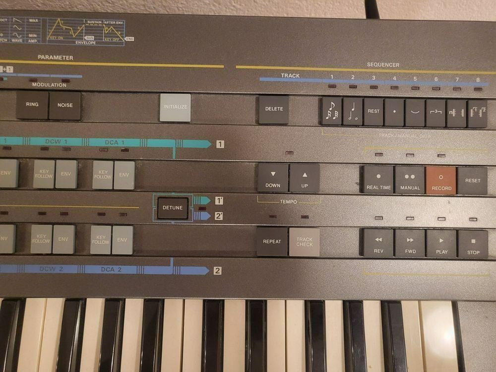 Casio Strumenti musicali: Casio CZ-5000 Cosmo Synthesizer & Casio Pedal – Usato da Gossau venduto da K.A.S 3
