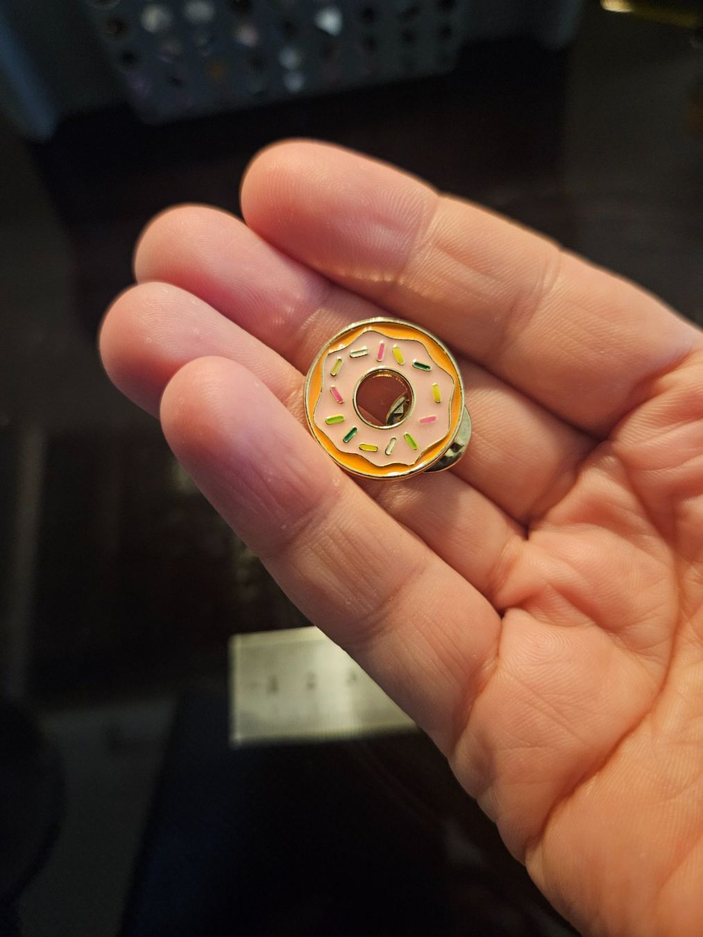 Plaketten & Abzeichen: Donut - Pin Badge Anstecker – Gebraucht aus Luzern von Lucan_Valerius