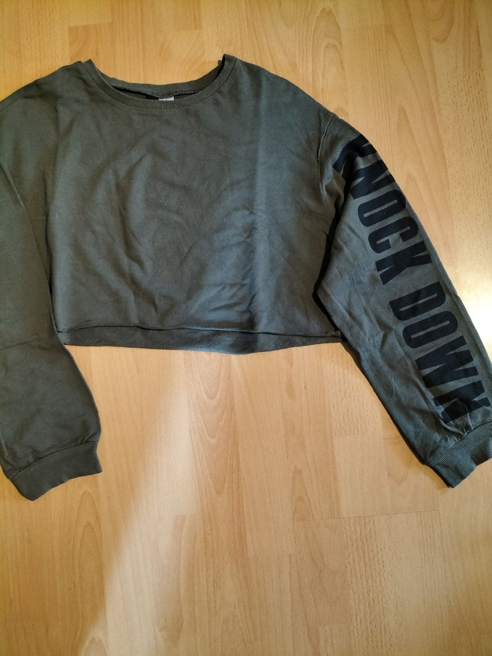 Kleiderpakete & -sets: Hosen und Pullover Set, Khaki/Schwarz, Grösse.    gr 38 S – Gebraucht aus Oberriet SG von elternbabykind 3