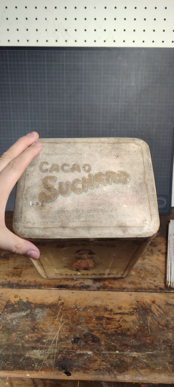 Barattoli: Wunderschöne alte Suchard Blechdose  27 cm Kussmädchen – Usato da Gelterkinden venduto da MYSTOREFORYOU4460 4