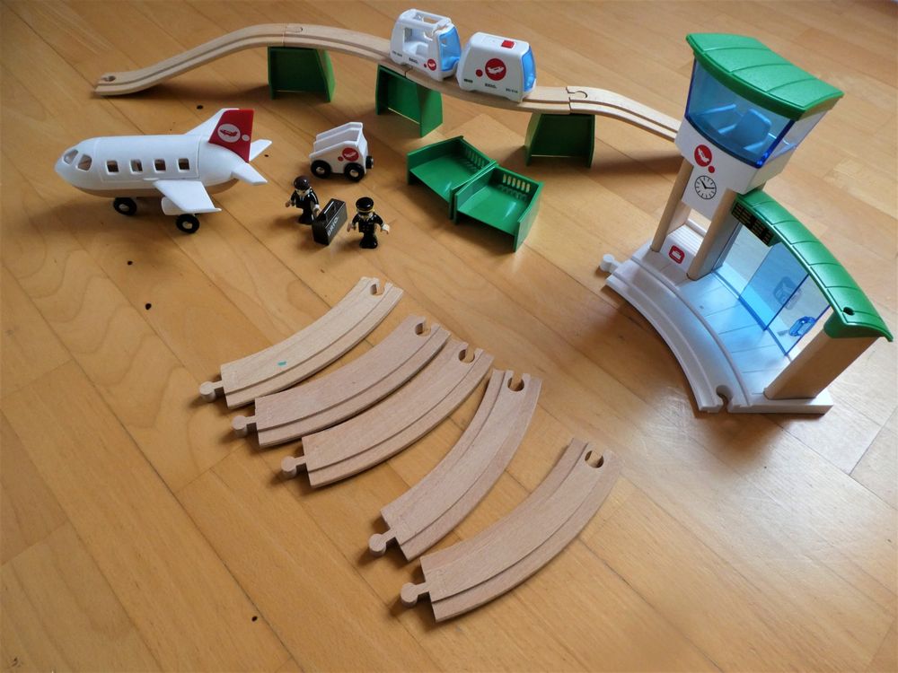 Brio monorail best sale airport set argos