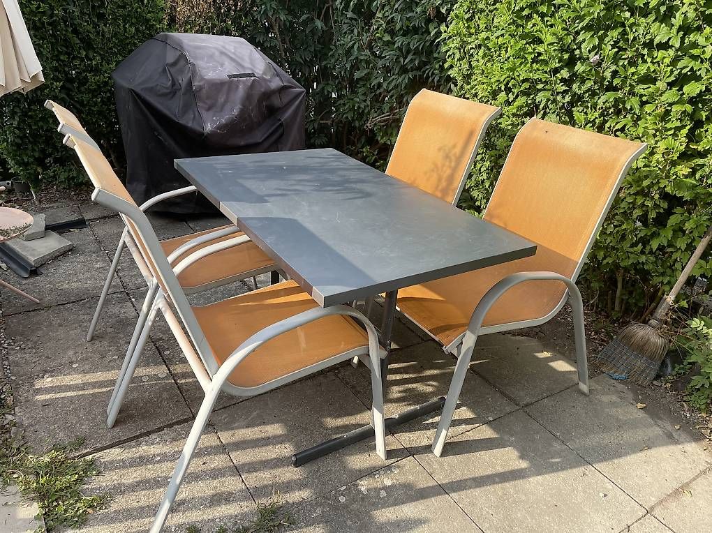 Set di tavolo e panche: Gartentisch mit Stühle  – Usato da Rebstein venduto da nem_hq6q