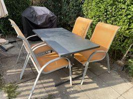 Gartentisch mit Stühle 