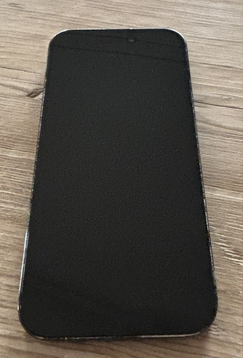 Apple Handys / Smartphones: Iphone 14 Pro mit 2 Hüllen – Gebraucht aus Pfäffikon ZH von anlimalu 1