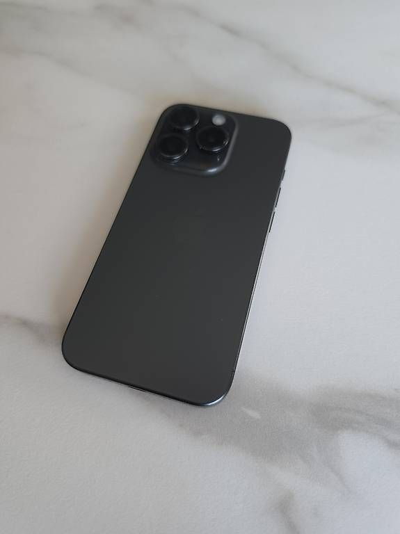 Portables: Iphone 15 Pro 1 To – D'occasion à Lausanne par TimeWorld