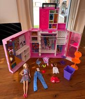 Kleiderschrank mit Barbie & Zubehör