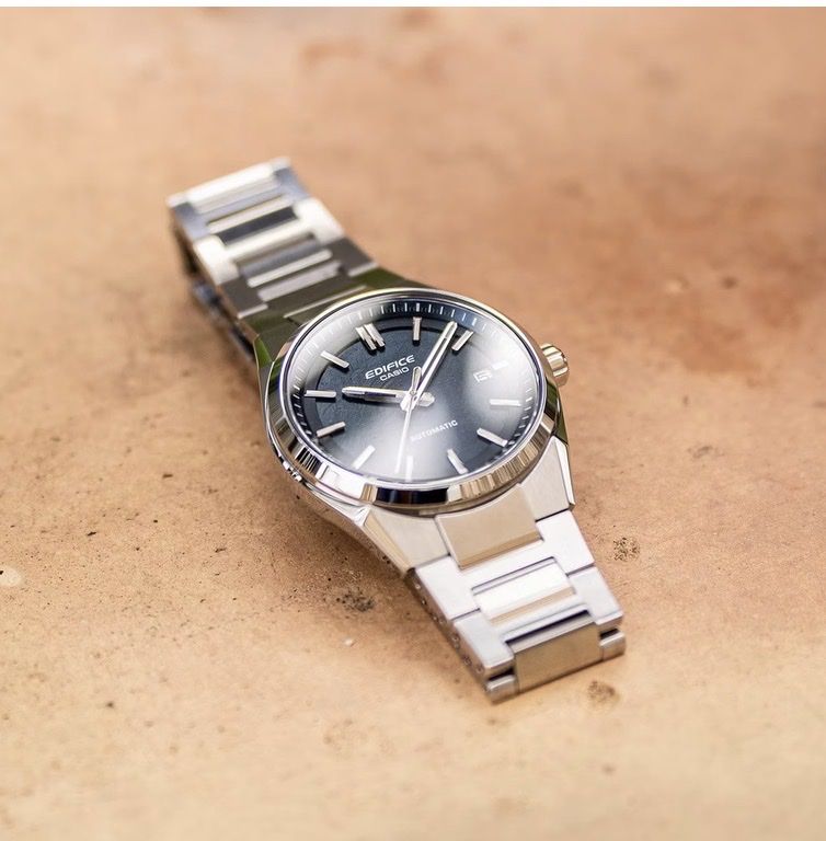 Casio Montres: Casio Automatik EFK-110D-2AER – D'occasion à Riehen par salc