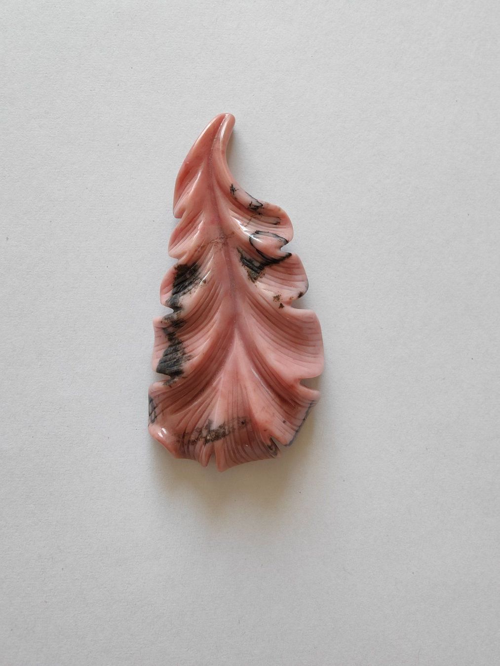 Edelsteine: Blatt aus Rhodonit – Neu und originalverpackt aus Rümlang von 21f 4