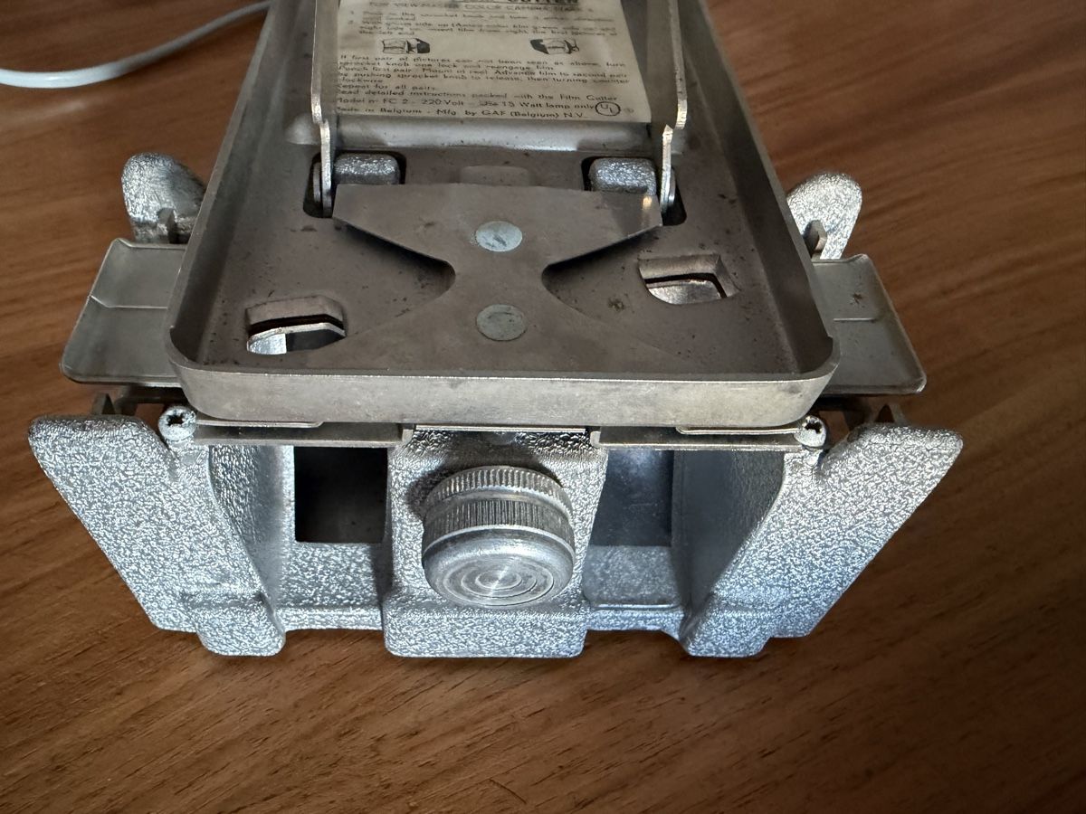 Alle Werkzeuge: View Master film cutter – Gebraucht aus Vevey von Byronne 1