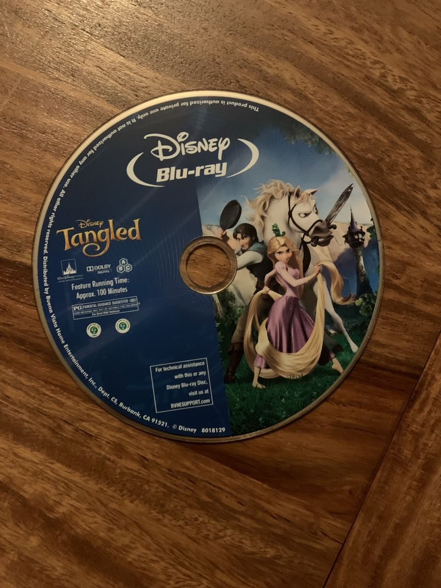 Tutti i DVDs: Disney Tangled Blue-ray – Usato da Lausanne venduto da musk-77