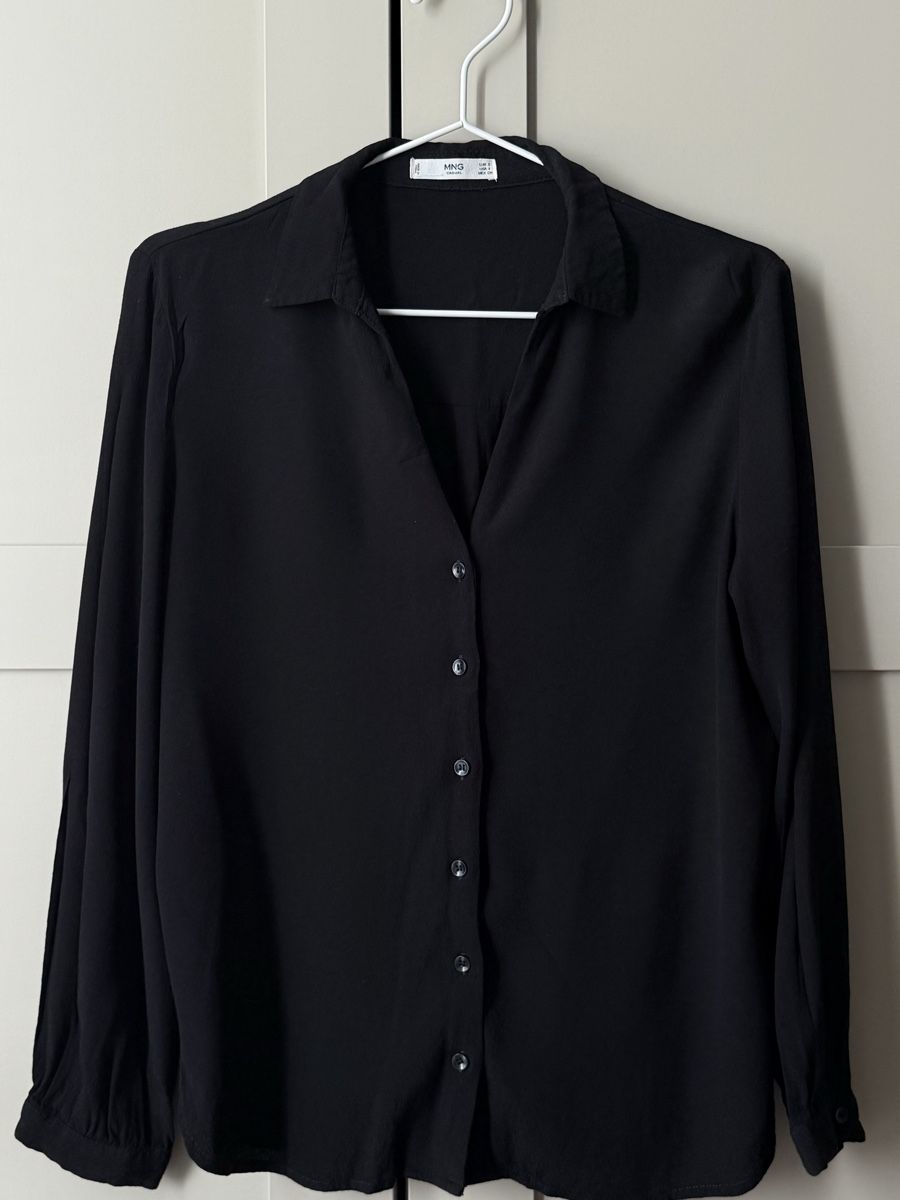 Mango Blusen: Mango Klassische Bluse Schwarz Grösse S 100% Viskose – Gebraucht aus Langnau am Albis von Nataliehershlag