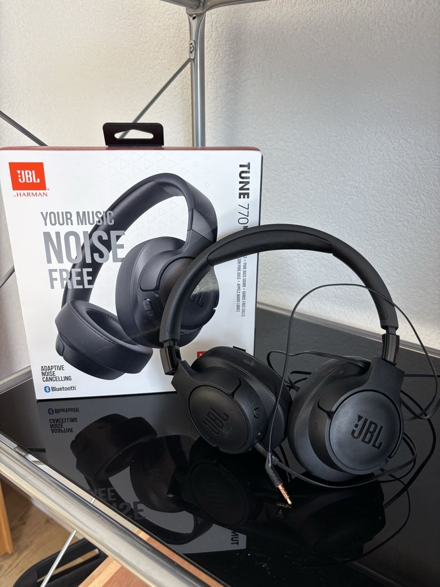 JBL Cuffie: 2 Stück JBL Tune 770 Kopfhörer – Usato da Zihlschlacht venduto da RscC_4-1-7-3 2