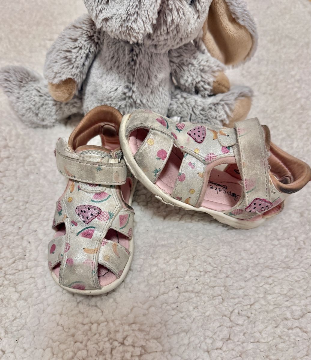 Chaussures filles: Sandalen Cupcake couture Gr. 21 – D'occasion à Horgen par AA.AW55