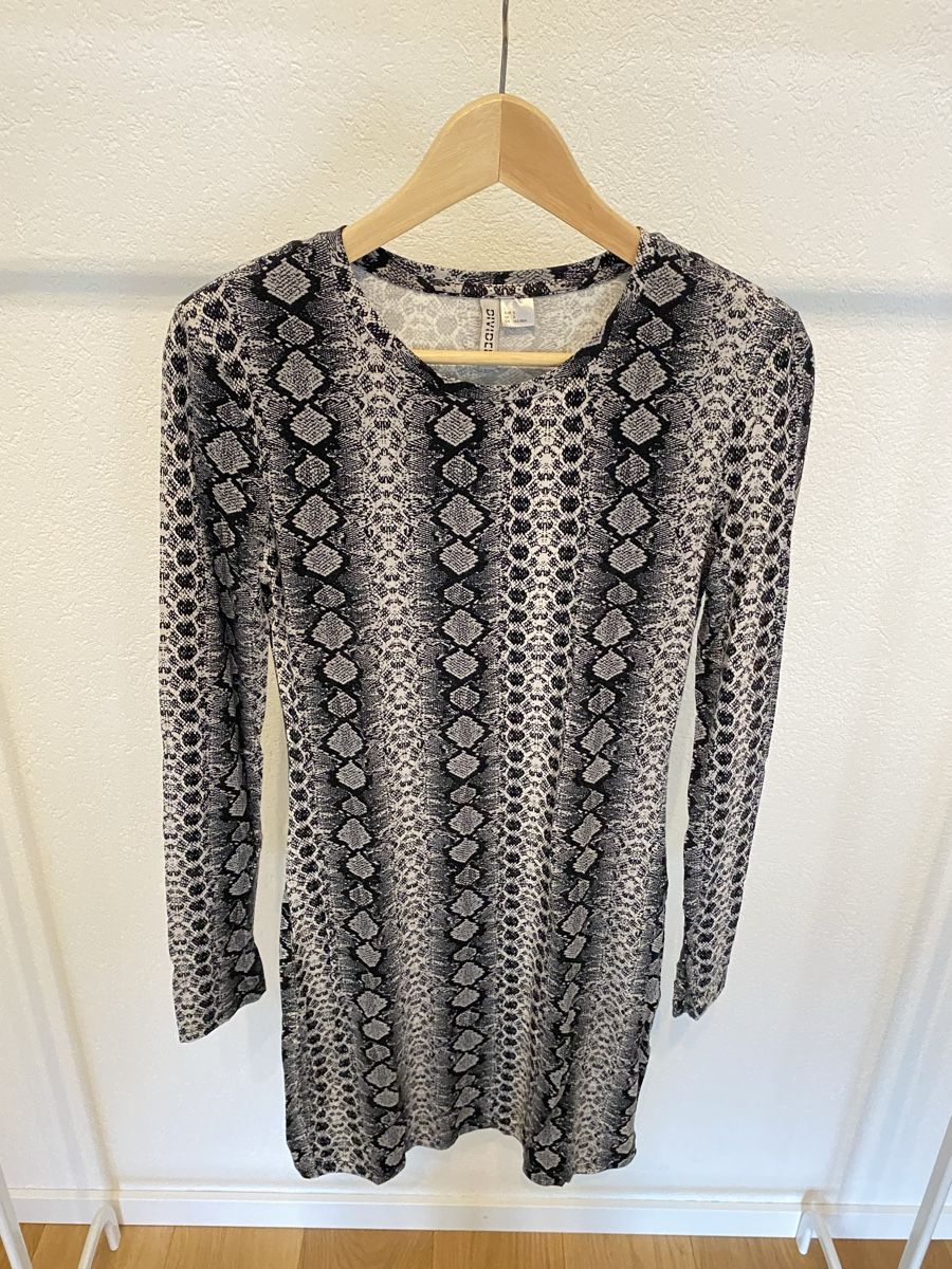 H&M Vestiti: Kleid von H&M, Grösse S – Nuovo (secondo la descrizione) da Wetzikon ZH venduto da purple_44
